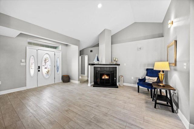 156 shoreline Drive, Mary Esther, FL 32569