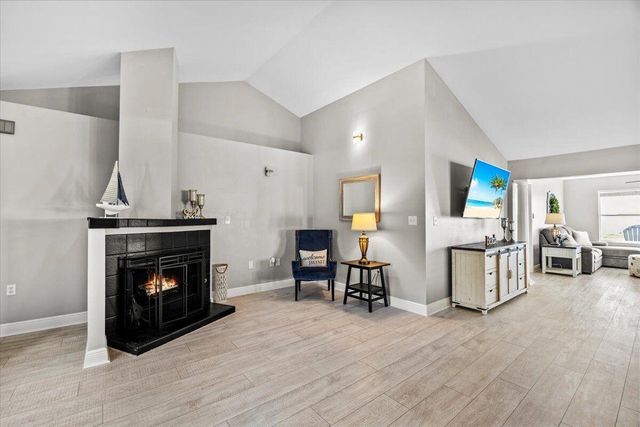 156 shoreline Drive, Mary Esther, FL 32569