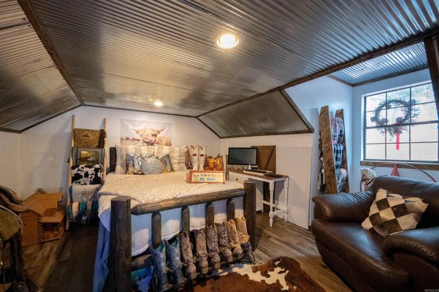 1623 Barren Fork Road, Mount Pleasant, AR 72561