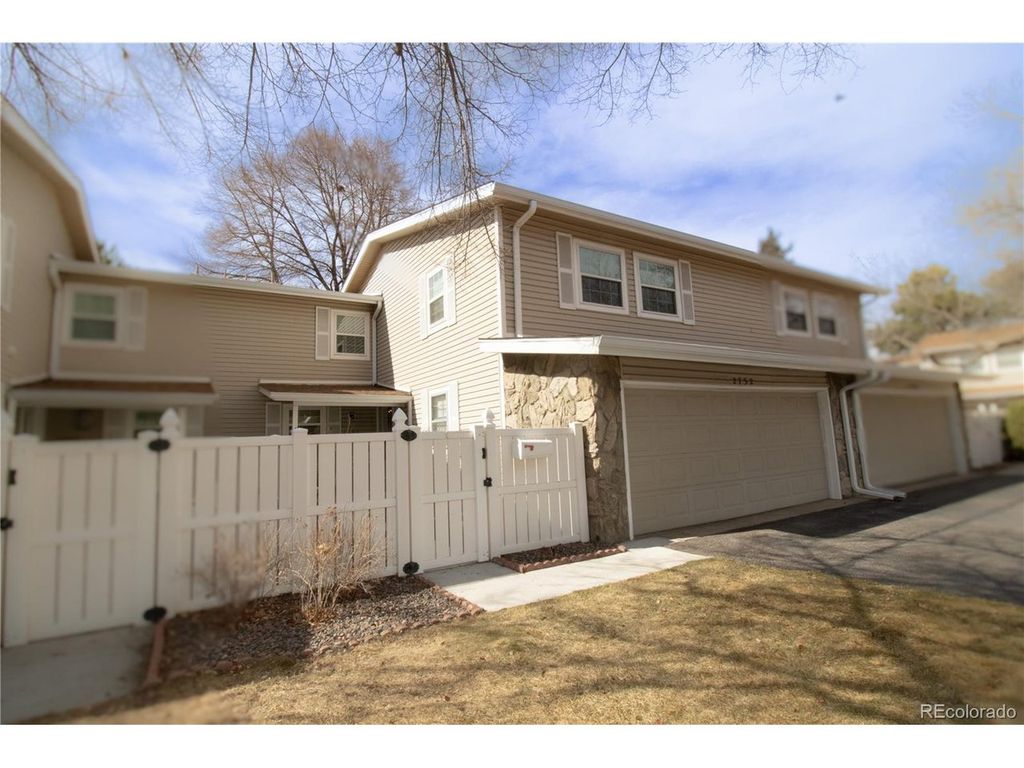 2752 S Heather Gardens Way 303-13, Aurora, CO 80014