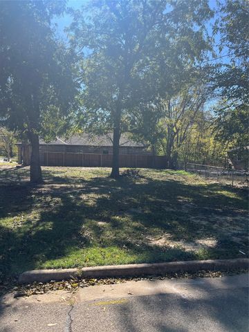 618 Freeman Street, Sulphur Springs, TX 75482