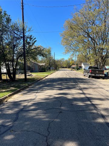 618 Freeman Street, Sulphur Springs, TX 75482