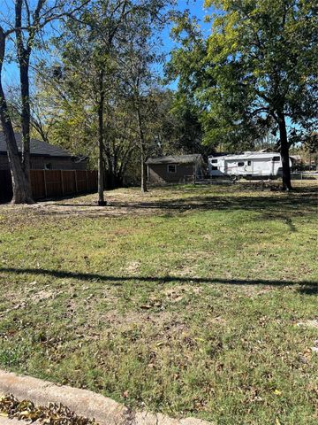 618 Freeman Street, Sulphur Springs, TX 75482