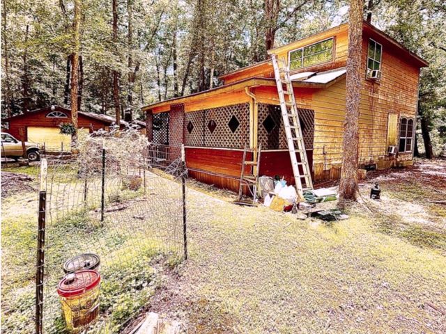 341 Pine Valley Drive, Shepherd, TX 77371