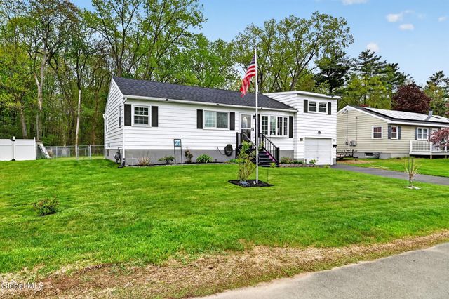 73 Bridle Path, Colonie, NY 12205