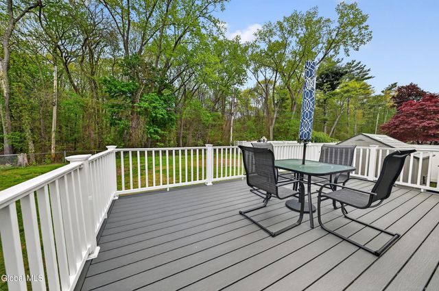 73 Bridle Path, Colonie, NY 12205