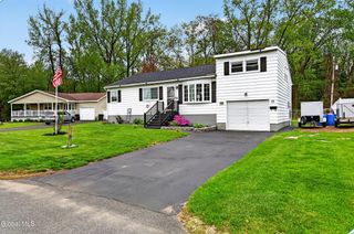 73 Bridle Path, Colonie, NY 12205