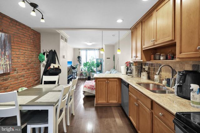 534 WALNUT ST, Reading, PA 19601