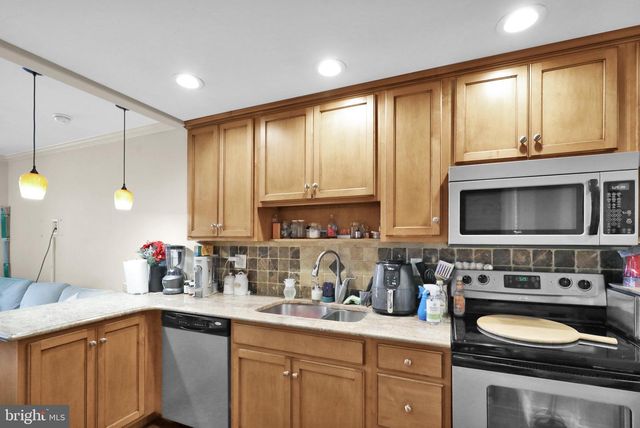 534 WALNUT ST, Reading, PA 19601