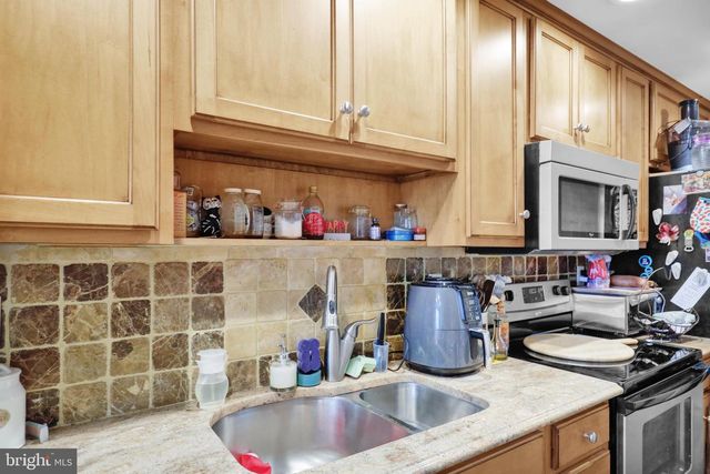 534 WALNUT ST, Reading, PA 19601