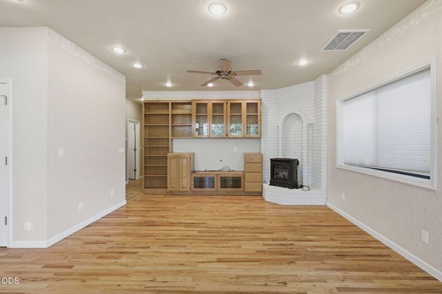 235 Glenoak Lane, Grants Pass, OR 97526