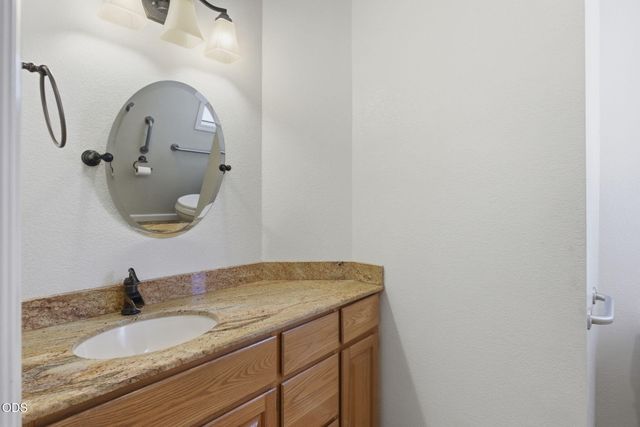 235 Glenoak Lane, Grants Pass, OR 97526