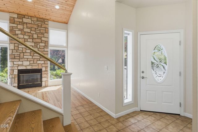 235 Glenoak Lane, Grants Pass, OR 97526