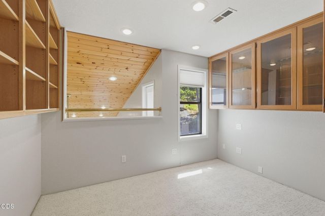 235 Glenoak Lane, Grants Pass, OR 97526