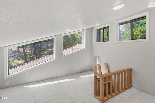 235 Glenoak Lane, Grants Pass, OR 97526