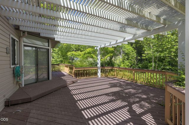 235 Glenoak Lane, Grants Pass, OR 97526
