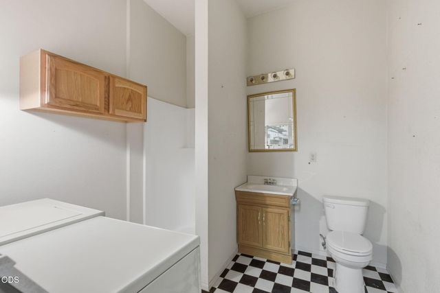 235 Glenoak Lane, Grants Pass, OR 97526