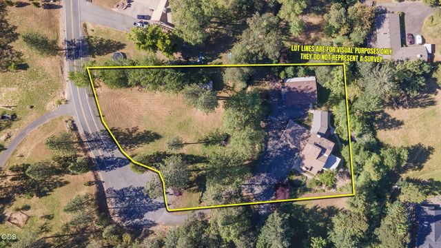 235 Glenoak Lane, Grants Pass, OR 97526