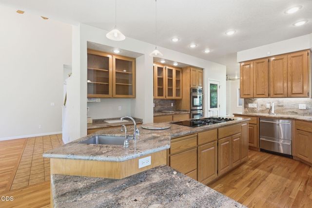 235 Glenoak Lane, Grants Pass, OR 97526