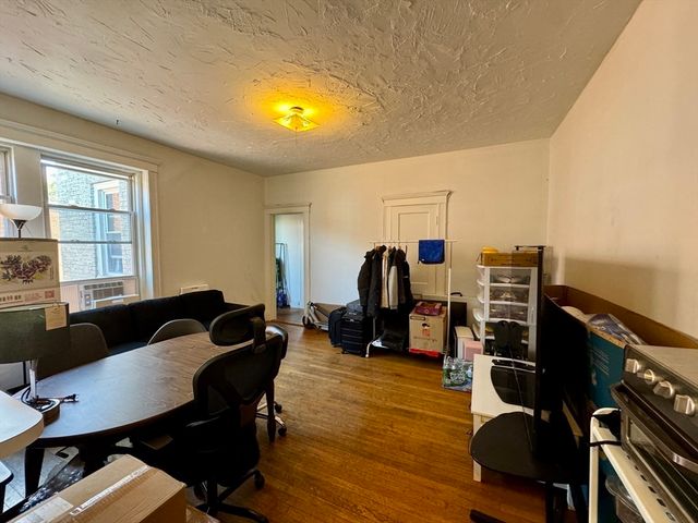 233 Kelton St 12, Boston, MA 02134