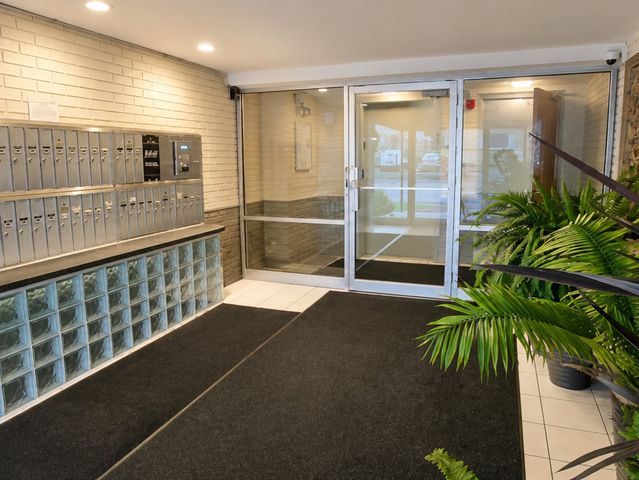 7840 W North Avenue 3A, Elmwood Park, IL 60707