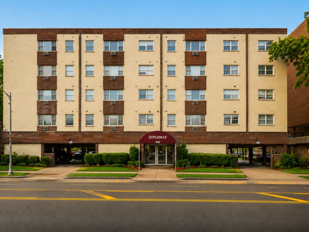 7840 W North Avenue 3A, Elmwood Park, IL 60707