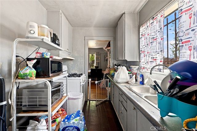 3773 S La Salle Avenue, Los Angeles, CA 90018