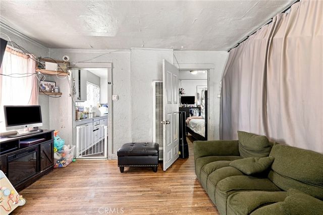 3773 S La Salle Avenue, Los Angeles, CA 90018