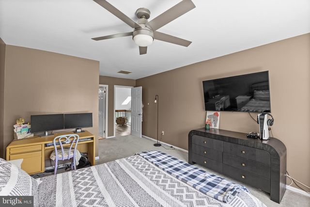 15 KNIGHTON LN, Mount Laurel, NJ 08054