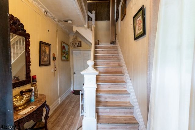 65 Taylor St, Newark City, NJ 07104