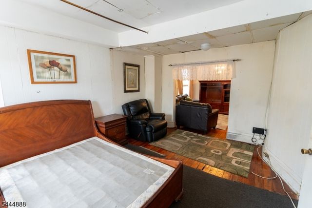 65 Taylor St, Newark City, NJ 07104