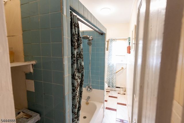 65 Taylor St, Newark City, NJ 07104