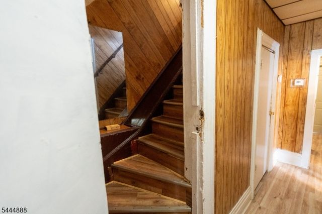65 Taylor St, Newark City, NJ 07104