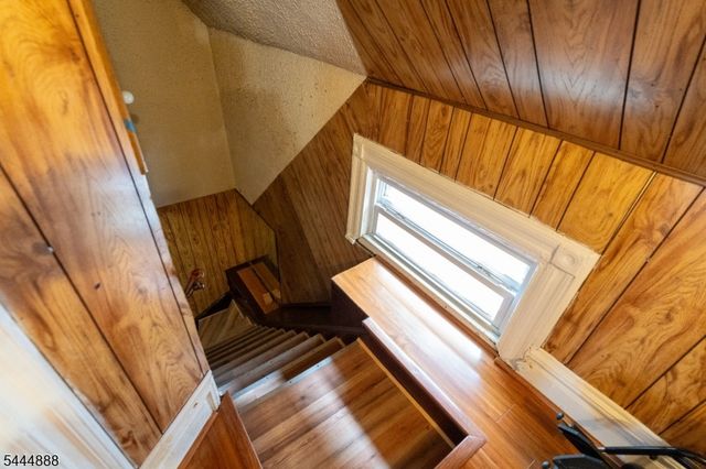 65 Taylor St, Newark City, NJ 07104
