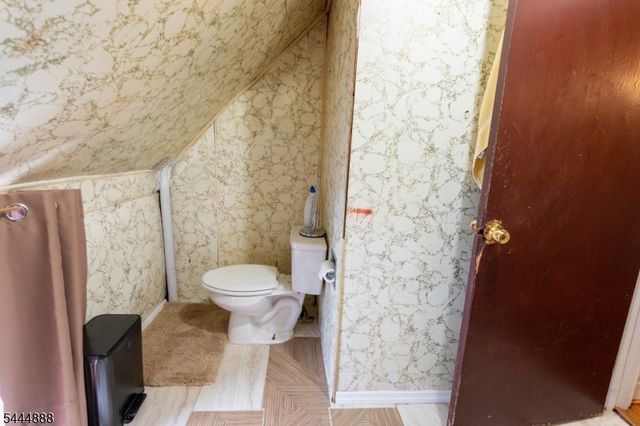 65 Taylor St, Newark City, NJ 07104