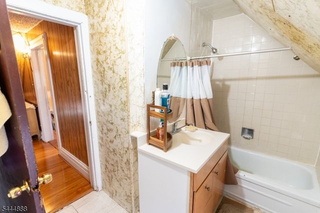 65 Taylor St, Newark City, NJ 07104