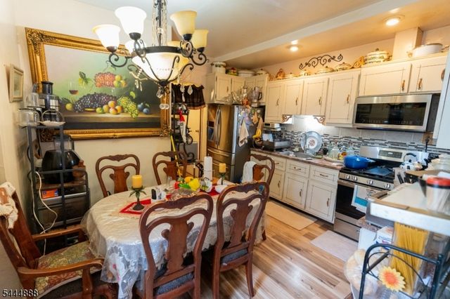 65 Taylor St, Newark City, NJ 07104