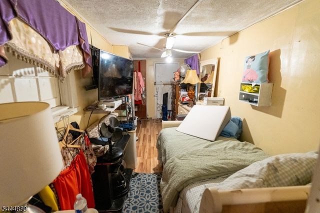 65 Taylor St, Newark City, NJ 07104