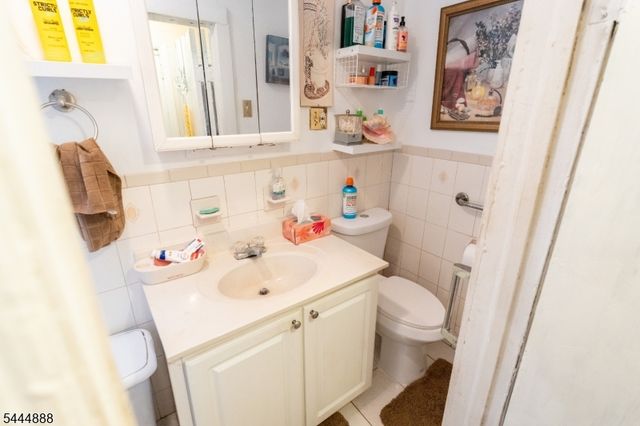 65 Taylor St, Newark City, NJ 07104