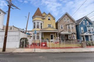 65 Taylor St, Newark City, NJ 07104