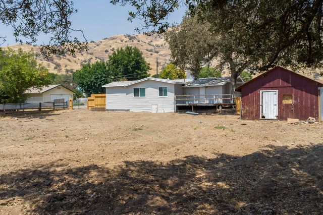 35359 Tennis Avenue, Springville, CA 93265