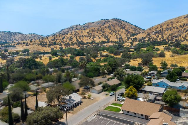 35359 Tennis Avenue, Springville, CA 93265