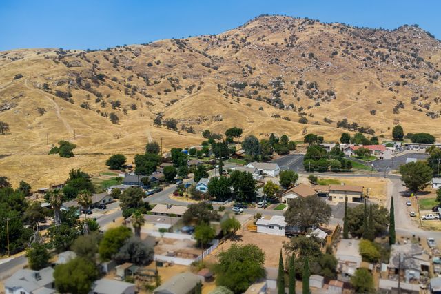 35359 Tennis Avenue, Springville, CA 93265