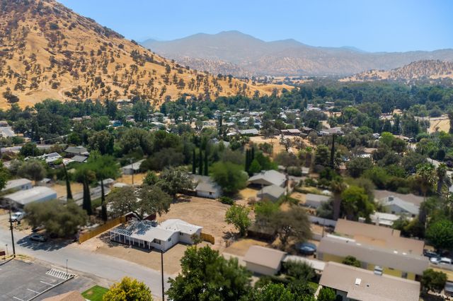 35359 Tennis Avenue, Springville, CA 93265