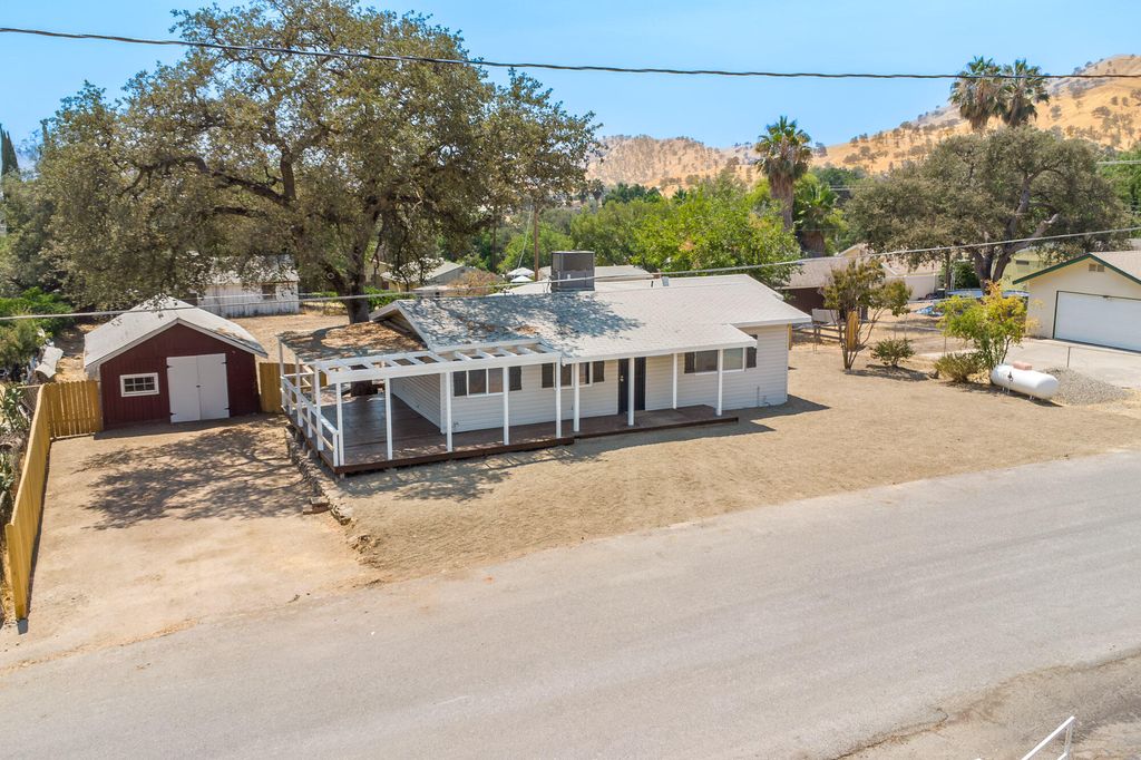 35359 Tennis Avenue, Springville, CA 93265