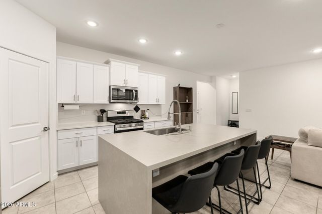 8734 W AGORA Lane, Tolleson, AZ 85353