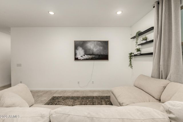 8734 W AGORA Lane, Tolleson, AZ 85353