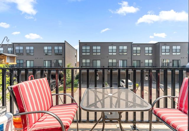323 Summit Circle, Lombard, IL 60148