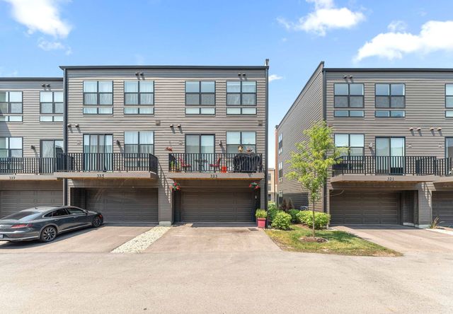 323 Summit Circle, Lombard, IL 60148