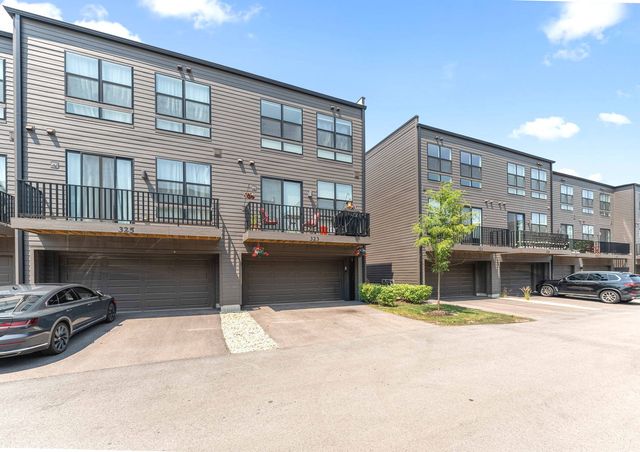 323 Summit Circle, Lombard, IL 60148